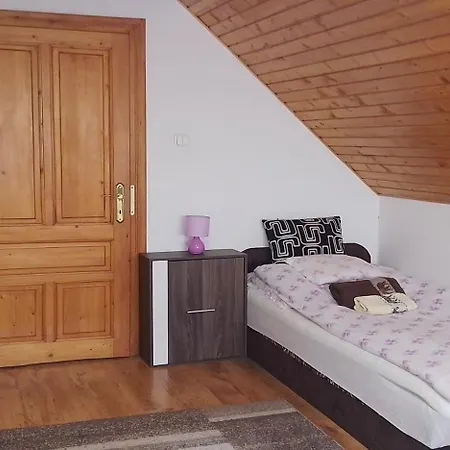 Apartament Erzsebet Vendeghaz Es