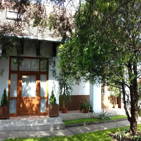 Erzsebet Vendeghaz Es Apartament Hajdúszoboszló